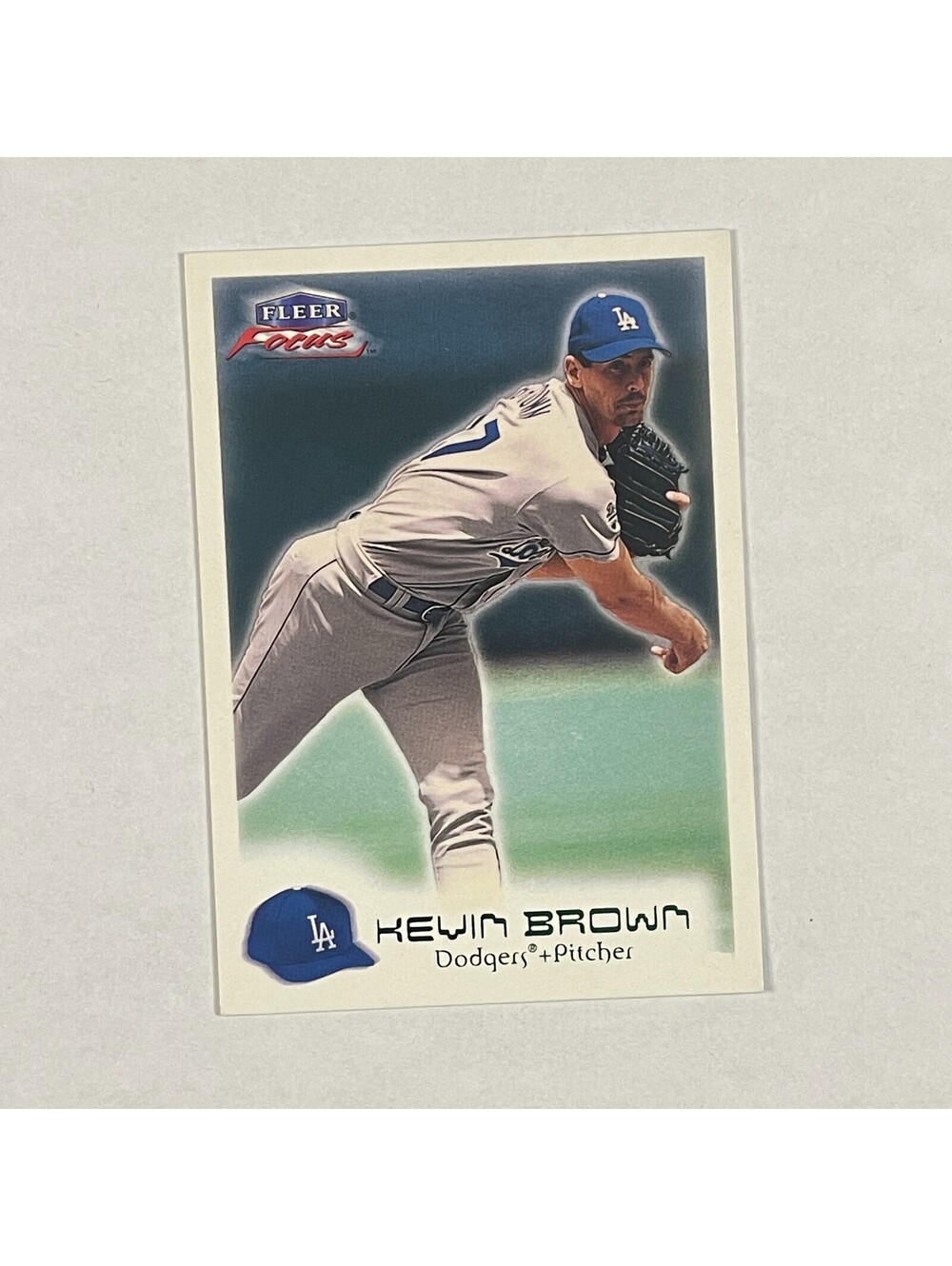 2000 Fleer Focus #198 Kevin Brown /300 Serial Dodgers Card